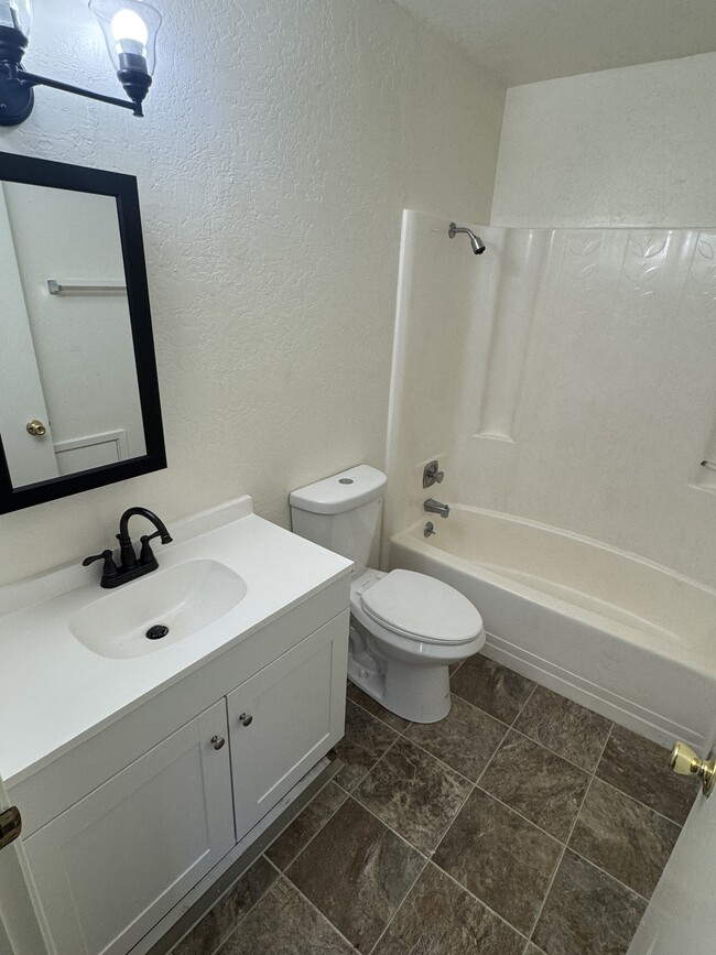 Building Photo - 1109 Sierra Blvd