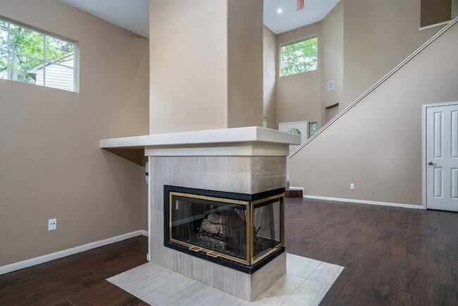 Building Photo - 66 Lakeridge Ct