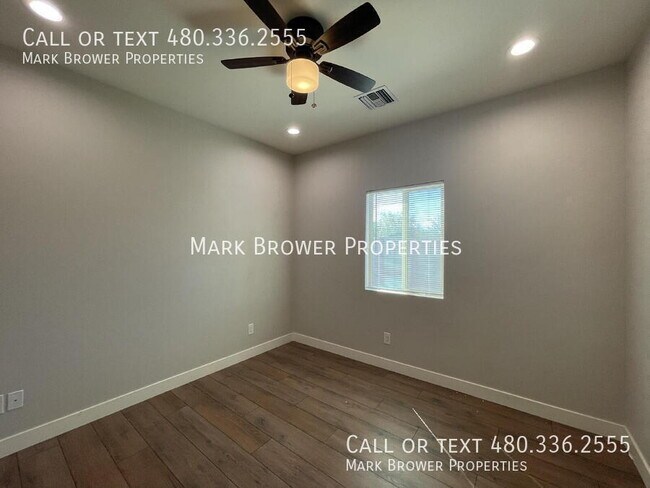 Building Photo - 1561 E Mahoney Ave