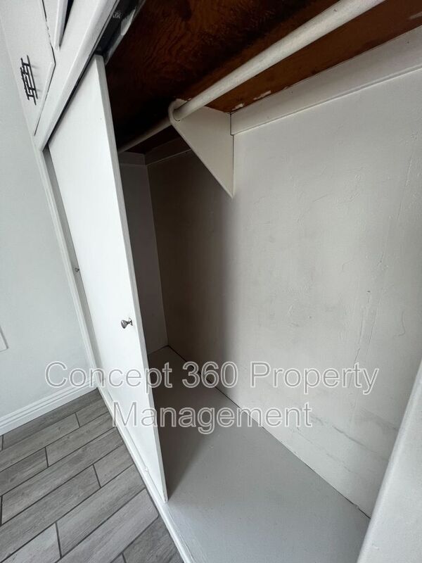 Building Photo - 14101 1/2 ANDERSON PL