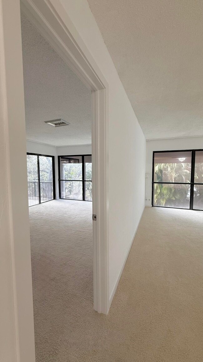 Building Photo - 1739 Embassy Dr