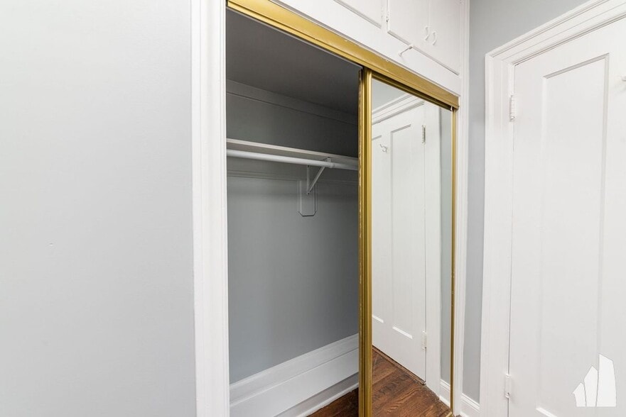 Building Photo - 312 Lee St