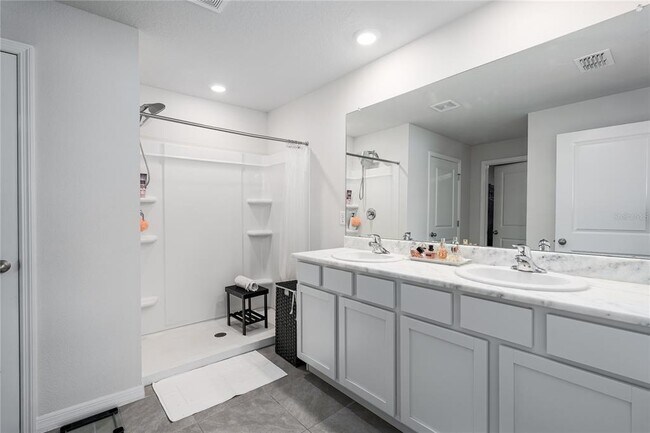 Building Photo - 12277 Mountain Is Trl