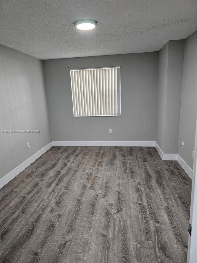 Building Photo - 2880 N Oakland Forest Dr