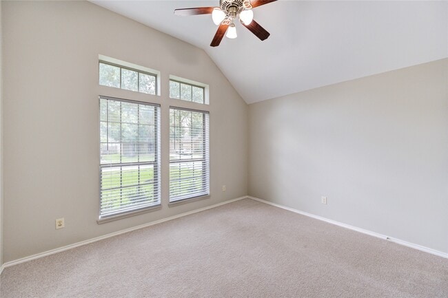 Building Photo - 5615 Stoneridge Ct