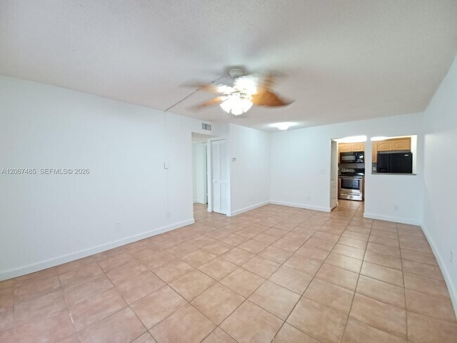 Building Photo - 11120 Royal Palm Blvd
