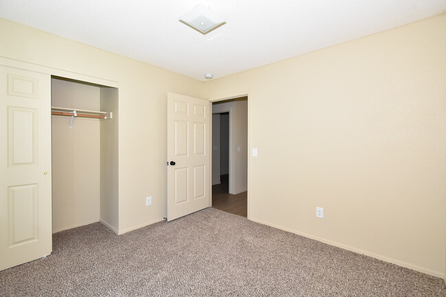 Building Photo - 3886 S Brianna Dr