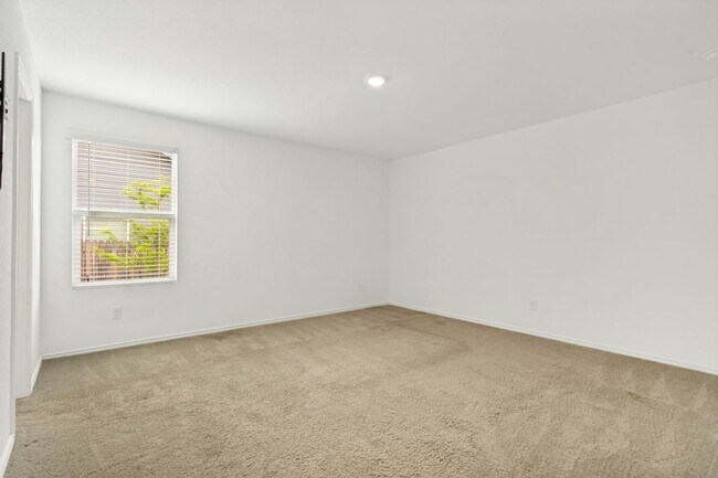 Building Photo - Modern 4-Bedroom Home Near Lackland AFB