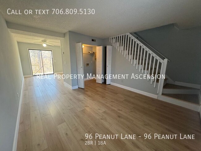 Building Photo - Nice Tunnel Hill Two Bedroom