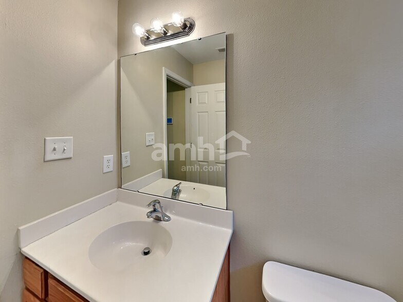 Building Photo - 5516 Waverly Lynn Ln
