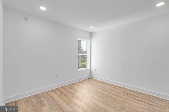 Building Photo - 2339 N 16th St