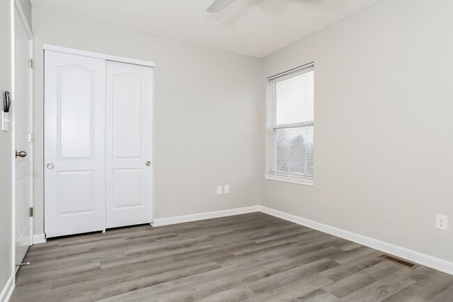Building Photo - 1355 Peregrine Way