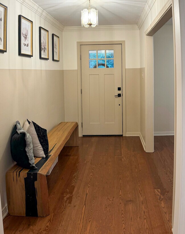 Building Photo - Parkwood Blvd.