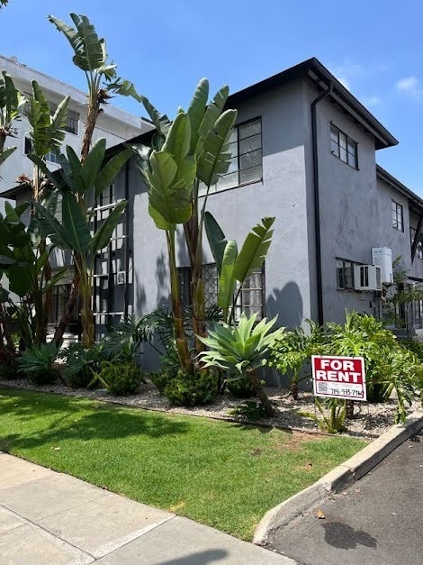 Building Photo - 419 S Rexford Dr