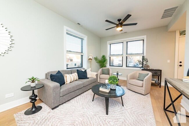 Primary Photo - 1 bedroom in Chicago IL 60618