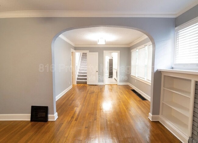 Building Photo - 5815 Euclid Ave E