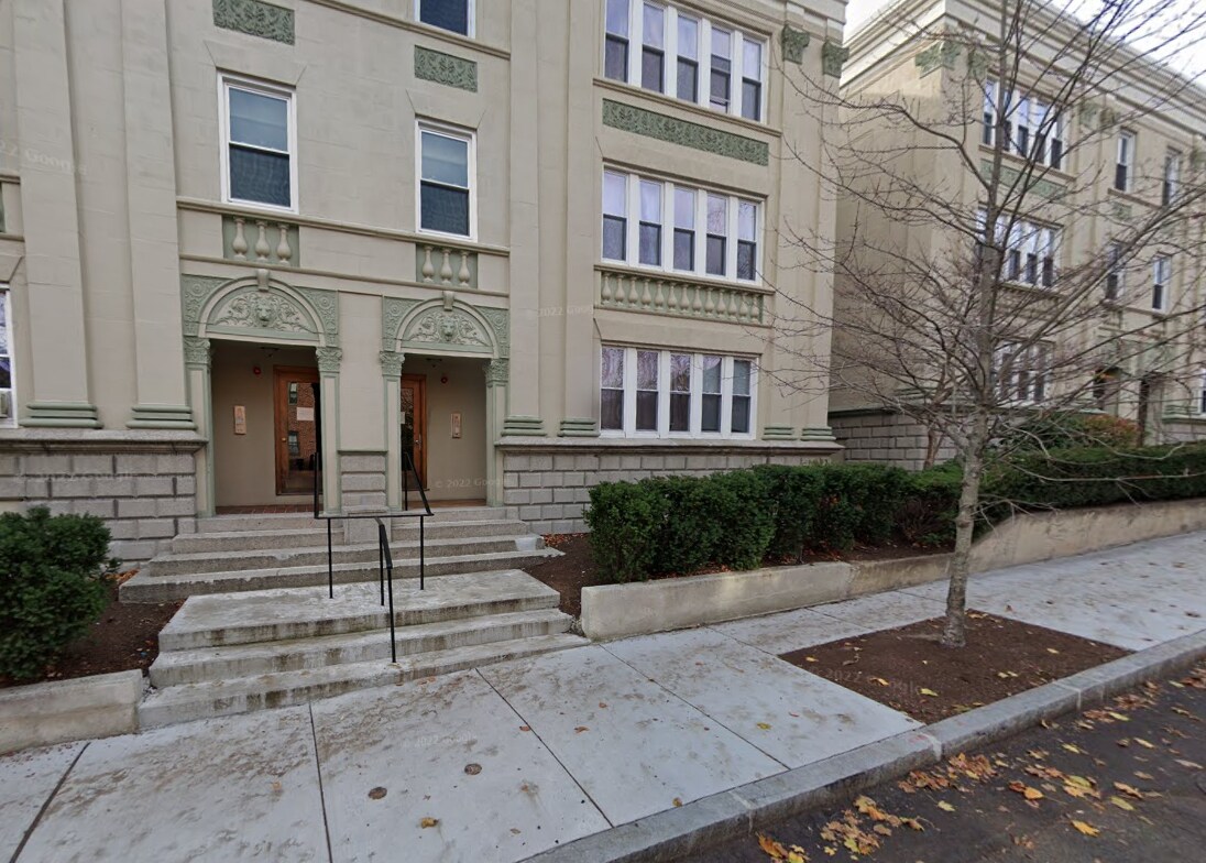 Building Photo - 72 Egmont St
