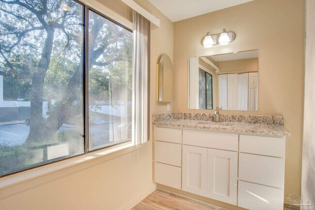 Building Photo - 18 Hillbrook Way