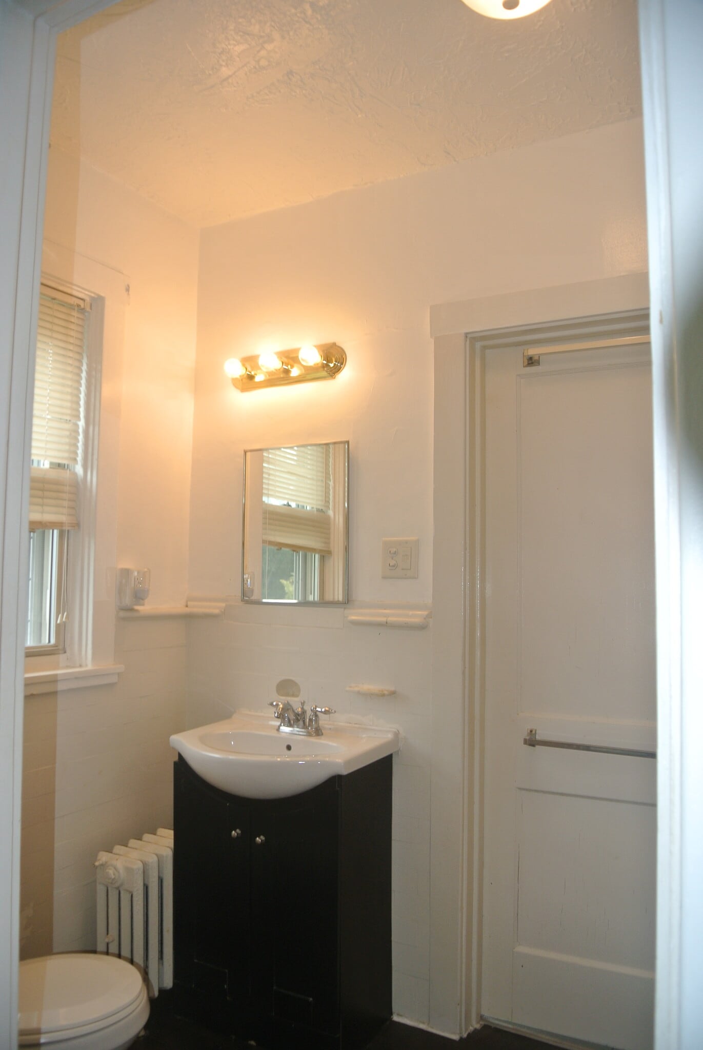Bathroom - 328 High Street