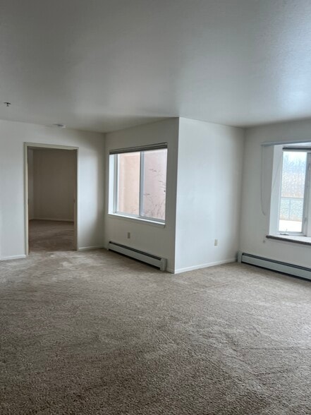 Building Photo - 726 O Pl