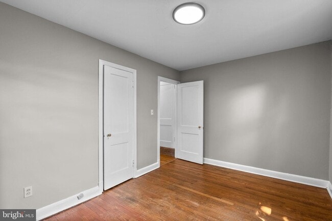 Building Photo - 2107 Brighton Rd