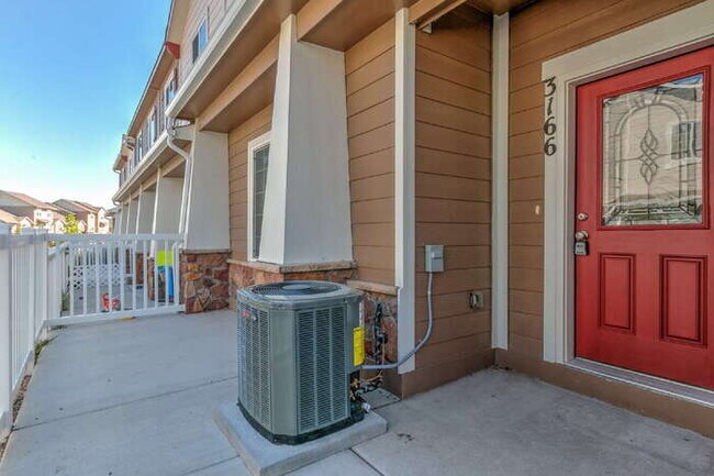 Building Photo - $1900 in Savings – Rent-Free December  // ...