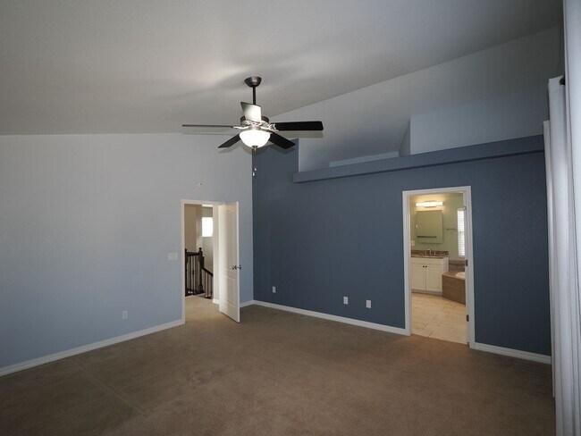 Building Photo - 5 Bedroom Home with AC in Cordera!