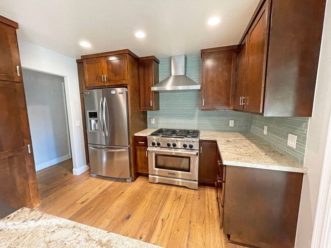 Building Photo - 4 bedroom updated West Torrance home