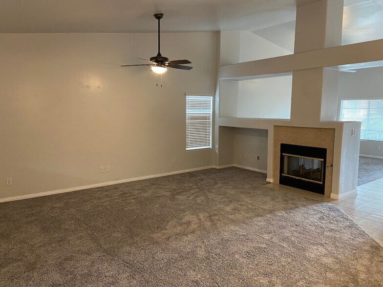 Building Photo - 11100 Vista De Cally Dr