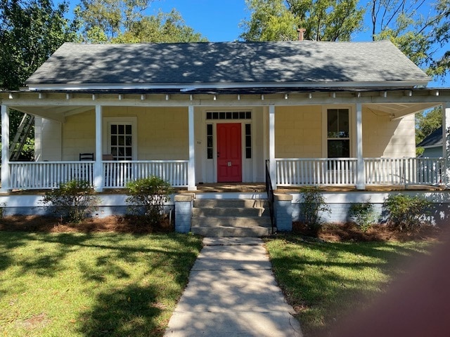 Great curb appeal with large front porch. - 527 Cambridge Ave E