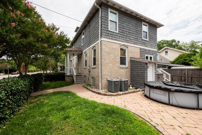 Building Photo - 1601 Ashland Ave