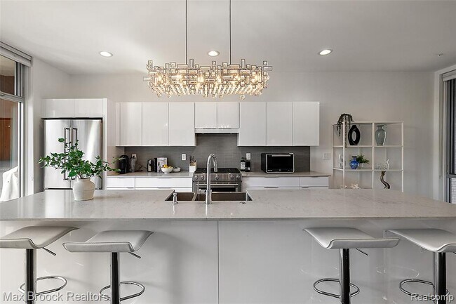 Building Photo - 284 Alfred St