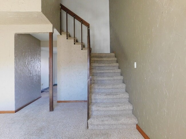 Building Photo - Spacious in the Redlands