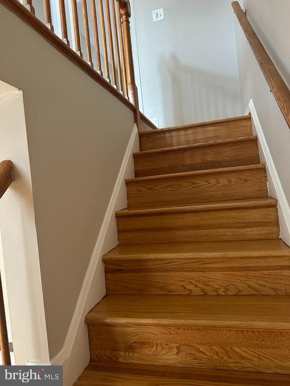 Building Photo - 1530 Cottage Ln