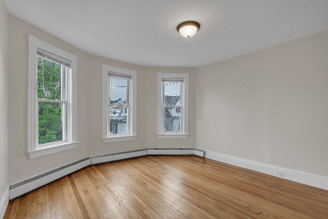 Building Photo - 77 Vinton St