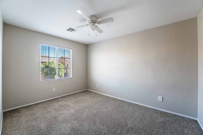 Building Photo - Charming 5-Bedroom Home in the Heart of Las Vegas
