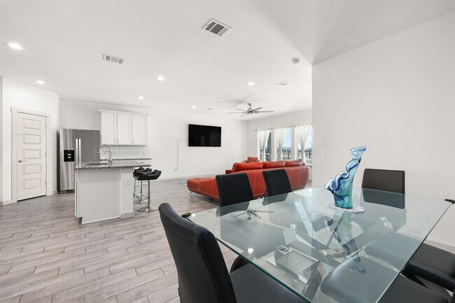Building Photo - 2421 Mar Vis Ln
