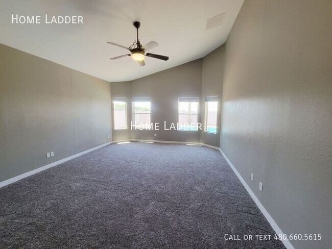 Building Photo - 9030 S 10th Dr