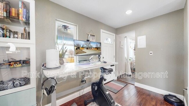 Building Photo - 6025 W 61st Ave