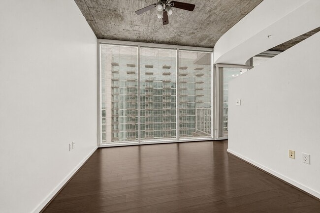 Building Photo - 5925 Almeda Rd
