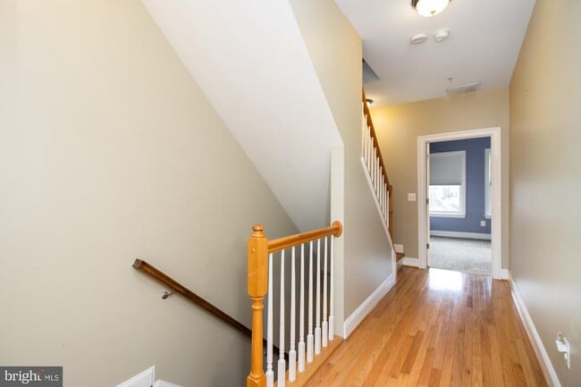 Building Photo - 1324 Race St