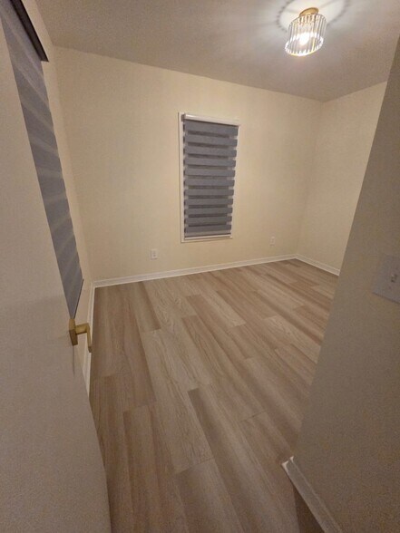 Building Photo - 148 Clay St