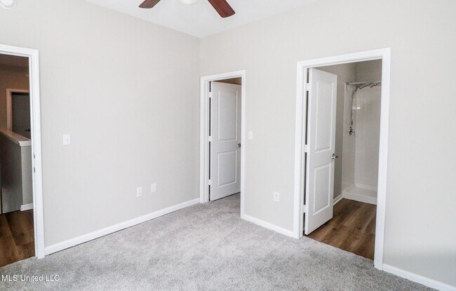 Building Photo - 473 Olive Branch Way