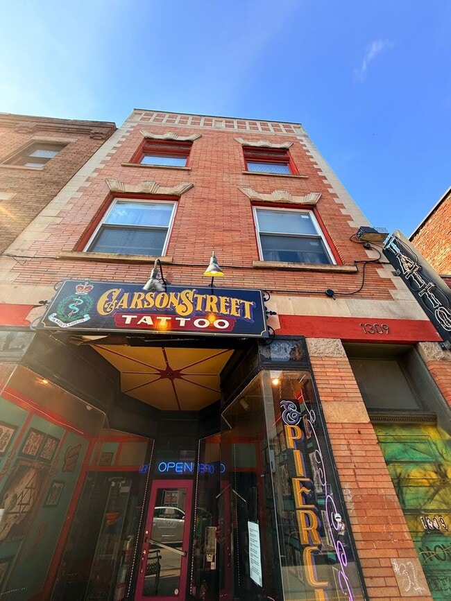 Building Photo - 1309 E Carson St