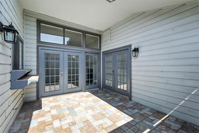 Building Photo - 640 Bellaire Dr