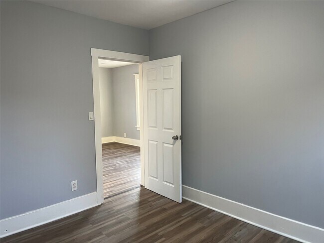 Building Photo - 36 Frederick St