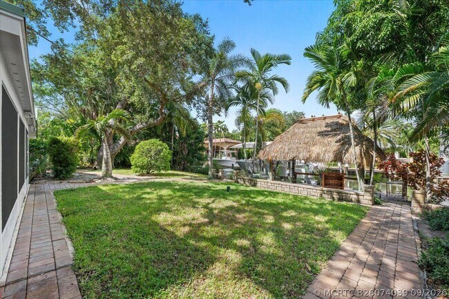 Building Photo - 12831 Shore Dr