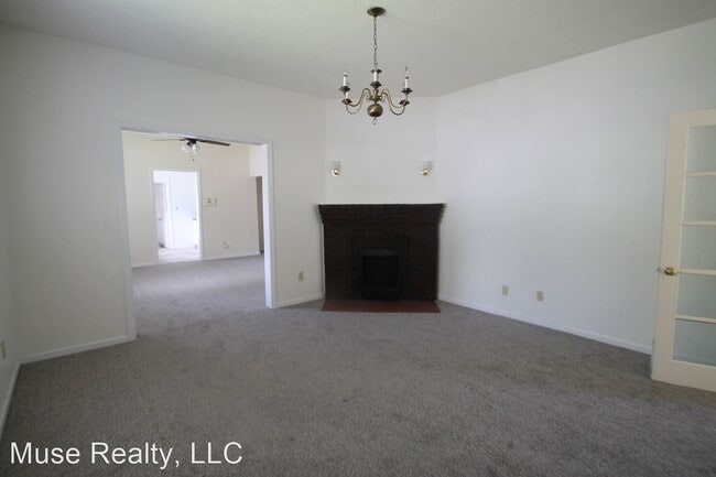 Building Photo - 2 br, 2 bath House - 556 Flint Street