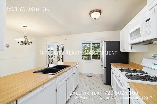 Building Photo - 2801 W 98th Dr