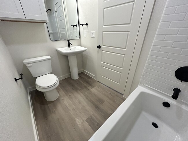 Building Photo - 13822 Fremont Ave